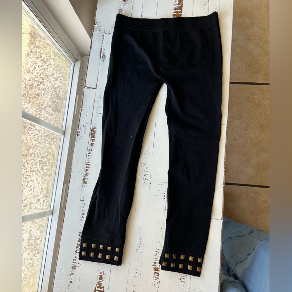 Black Capri leggings embellished stud bottom